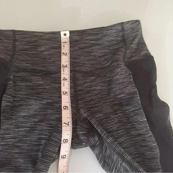 Athleta Mind Over Mat Capri Leggings Black and White Women Size XXS Yoga Workout - Picture 13 of 15